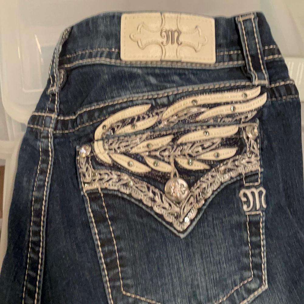 Miss Me 32 Easy Straight Mid-Rise